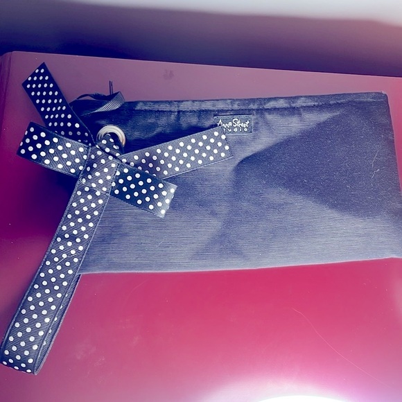 Anna Street Studio wristlet NWOT - Picture 1 of 4